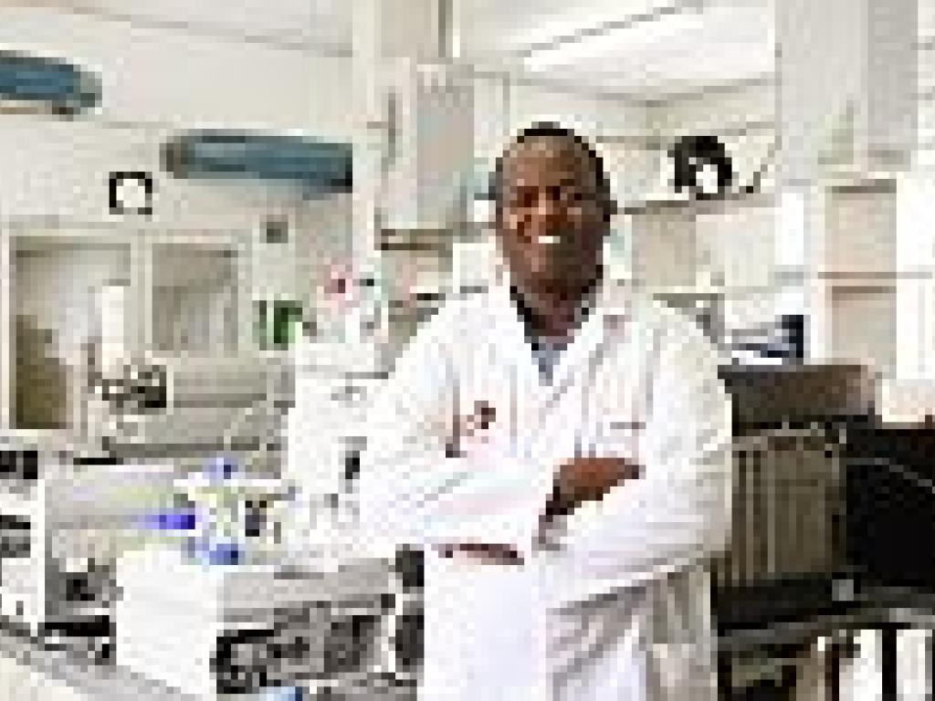 Dr Mathew Njoroge (H3D), in laboratory