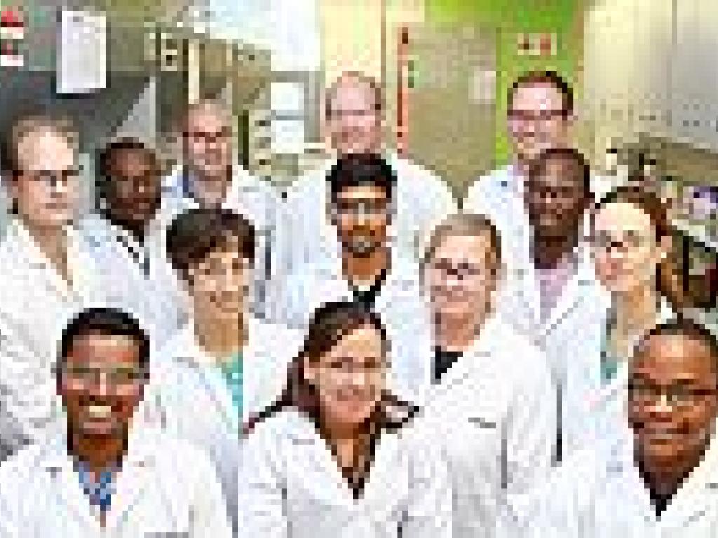 H3D chemists in the lab